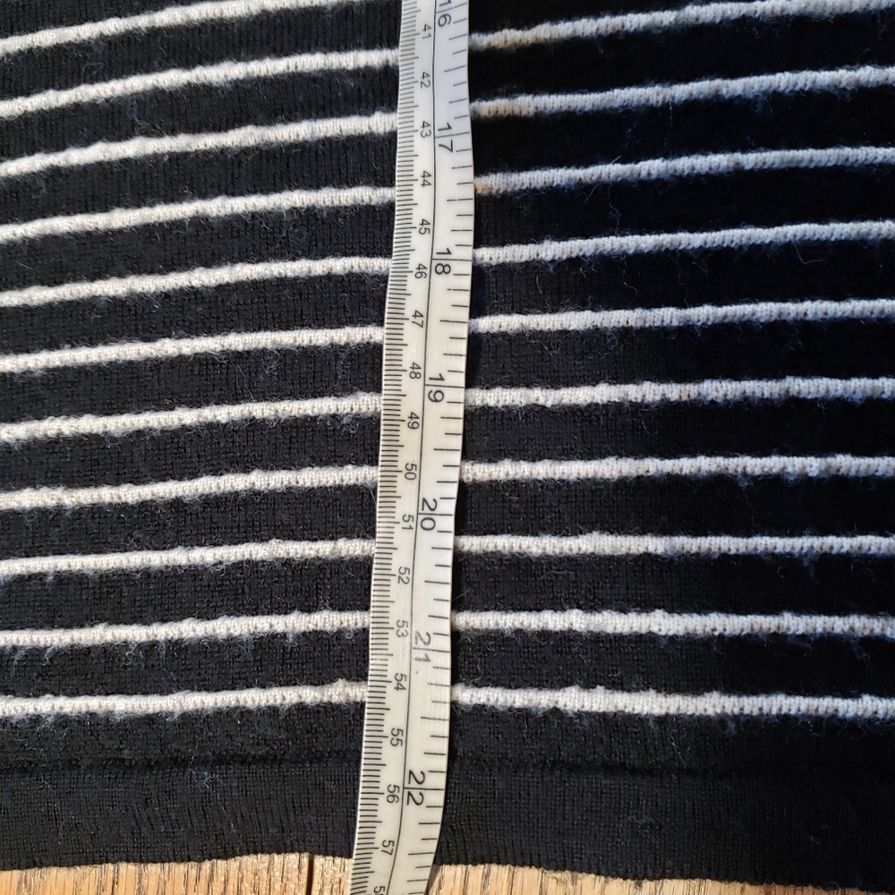 Neve⎪Wool Pullover Sweater In Size S. - Picture 11 of 11